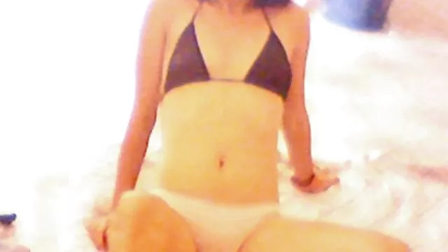 ฉ่ำสีบลอนด์ Sarah คลิป วีดีโอ หนัง เอ็กซ์ Vandella สนุกกับการ shlong เนื้อในร่องของเธอ
