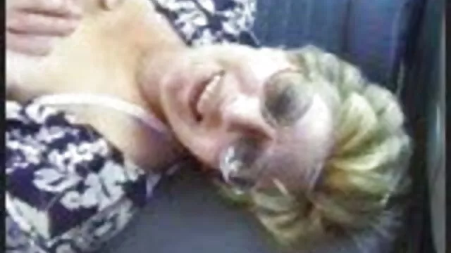 Antonya wanker ที่ยอดเยี่ยมเหยียดขาเพื่อเสียบ ดู หนัง xxx วีดีโอ dildo ลงใน twat