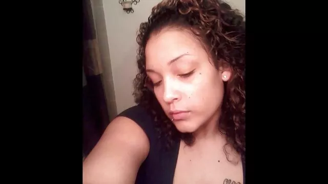 Bosomy และ วีดีโอ x น้อง แน ท bootylicious curly slut gets her wet slit banged on the sofa