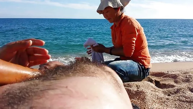 Bootyful Caucasian sexpot วีดีโอ x เกาหลี กำลังดูดกระเจี๊ยวแข็ง Deepthroat